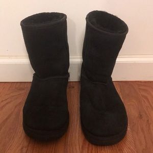 Black Ugg boots
